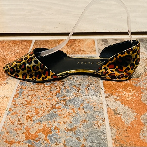 🐆Fabulous Gold Metallic Leopard Katy Perry D’Orsay Style Flats! - Picture 6 of 13